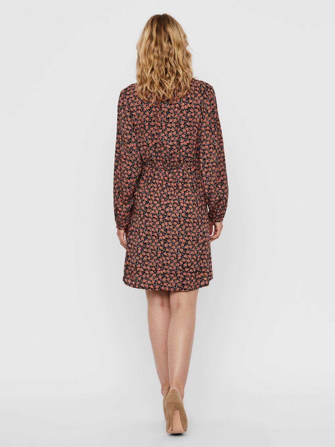 VERFAL003 (1) VMMILDA LS SHORT DRESS WVN GA
