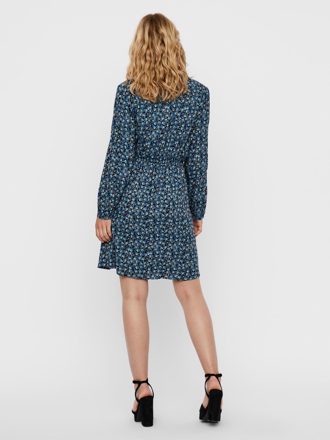 VERFAL004 (1) VMMILDA LS SHORT DRESS WVN GA Azul
