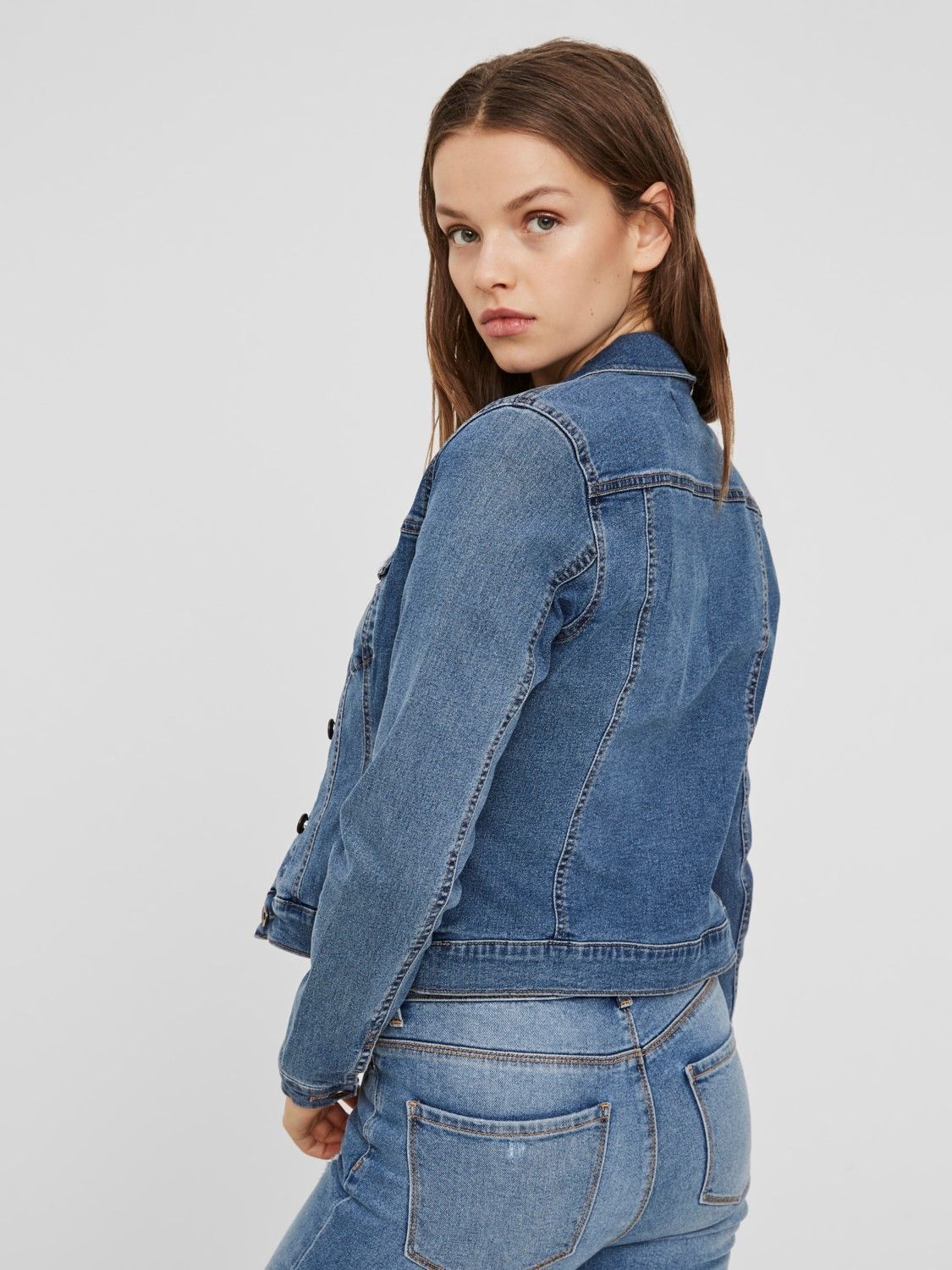 VEROCHAQ010 (2) VMHOT SOYA LS DENIM JACKET MIX GA NOOS Medium Blue Denim