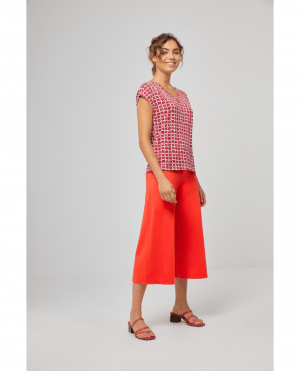 CAMISETA ESCOTE PICO FUCSIA