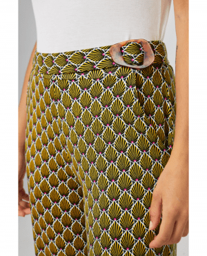 PANTALÓN CON LAZO VERDE