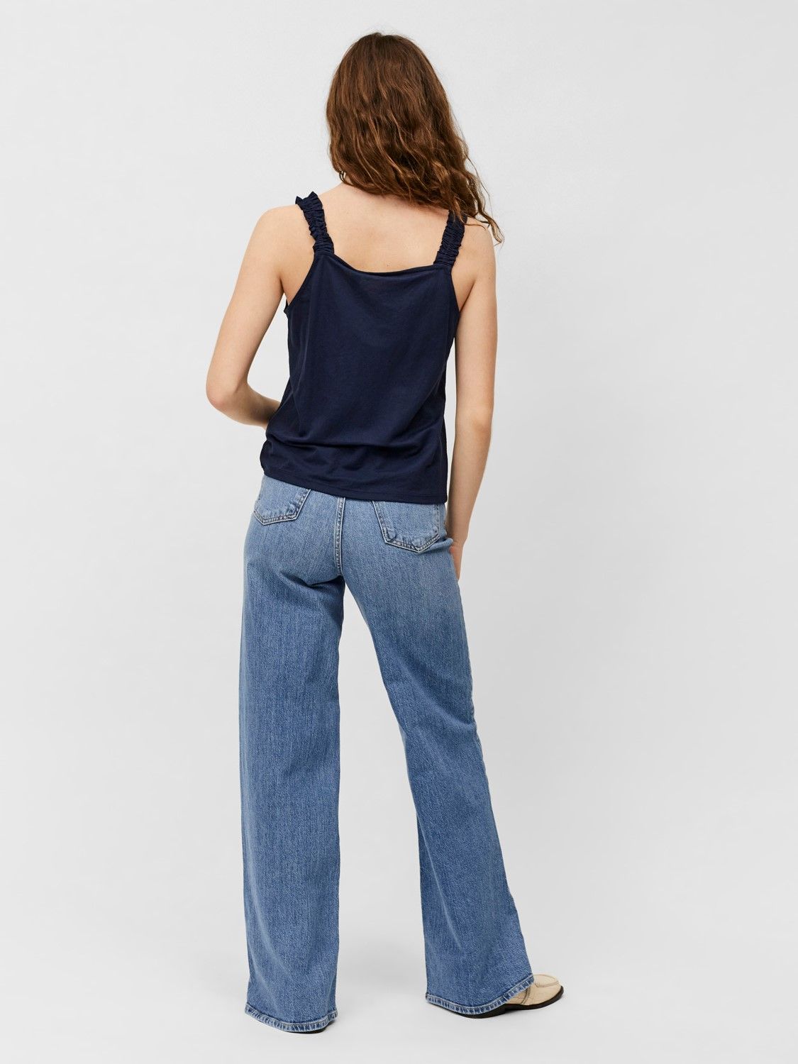 VERCAM022 (1) VMKAYLA SL TOP JRS GA Navy Blazer