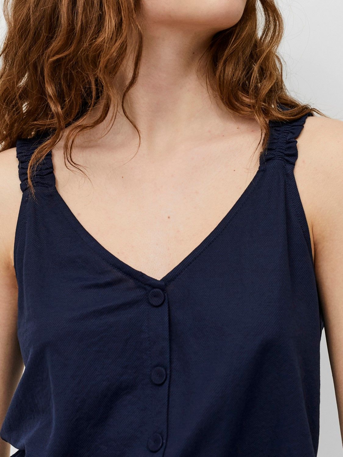 VERCAM022 (2) VMKAYLA SL TOP JRS GA Navy Blazer