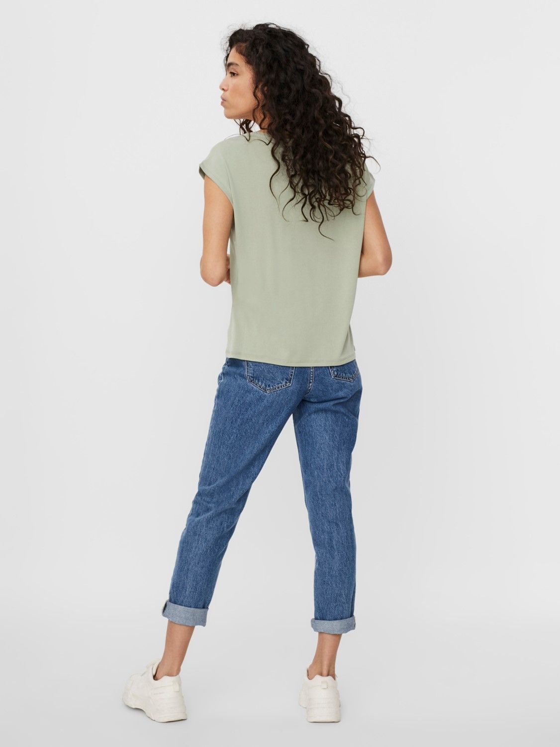 VERCAM023 (1) VMFILLI SS V-NECK TEE GA NOOS