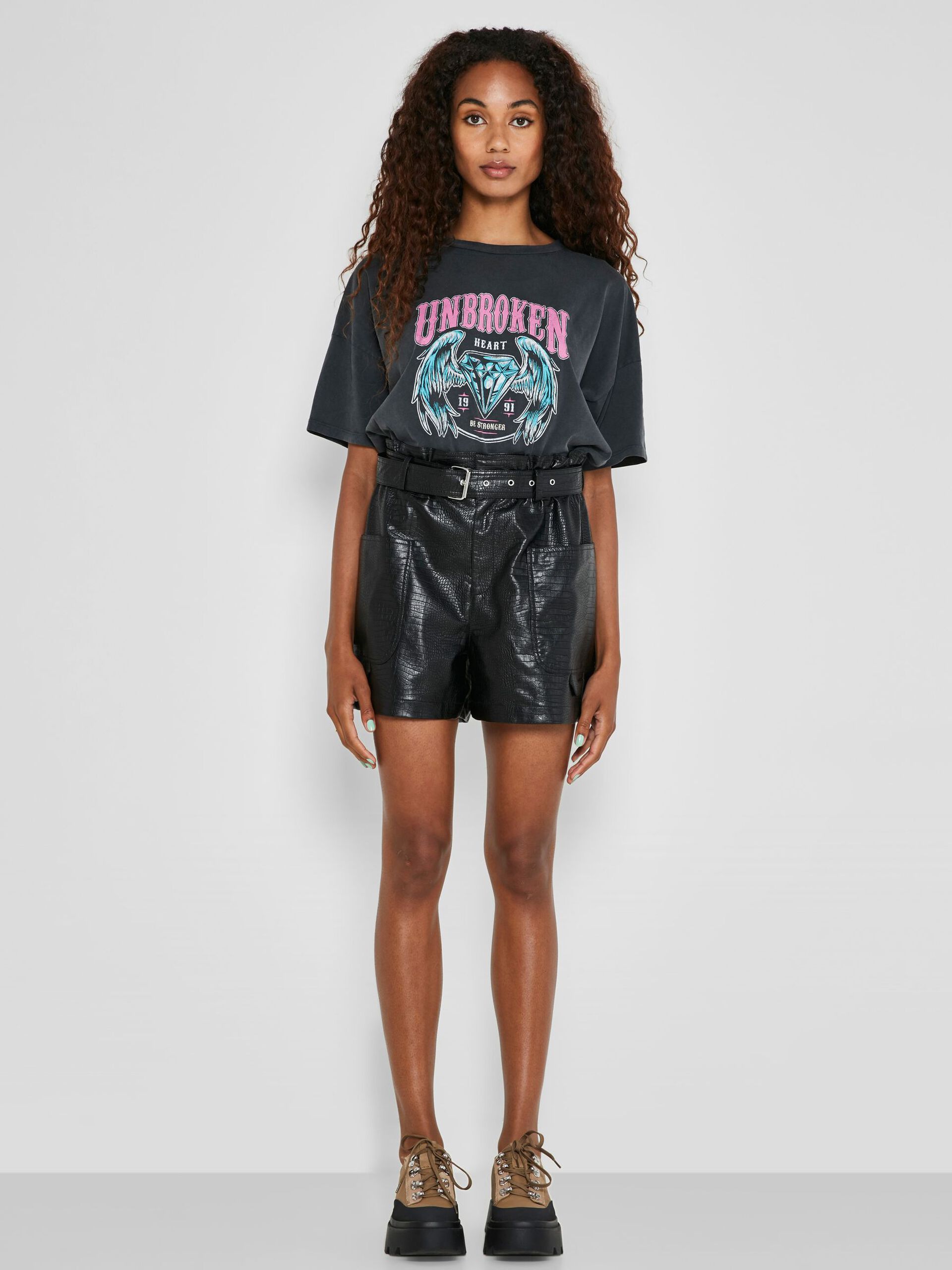 27017555_Black_004 HIGH WAISTED SHORTS