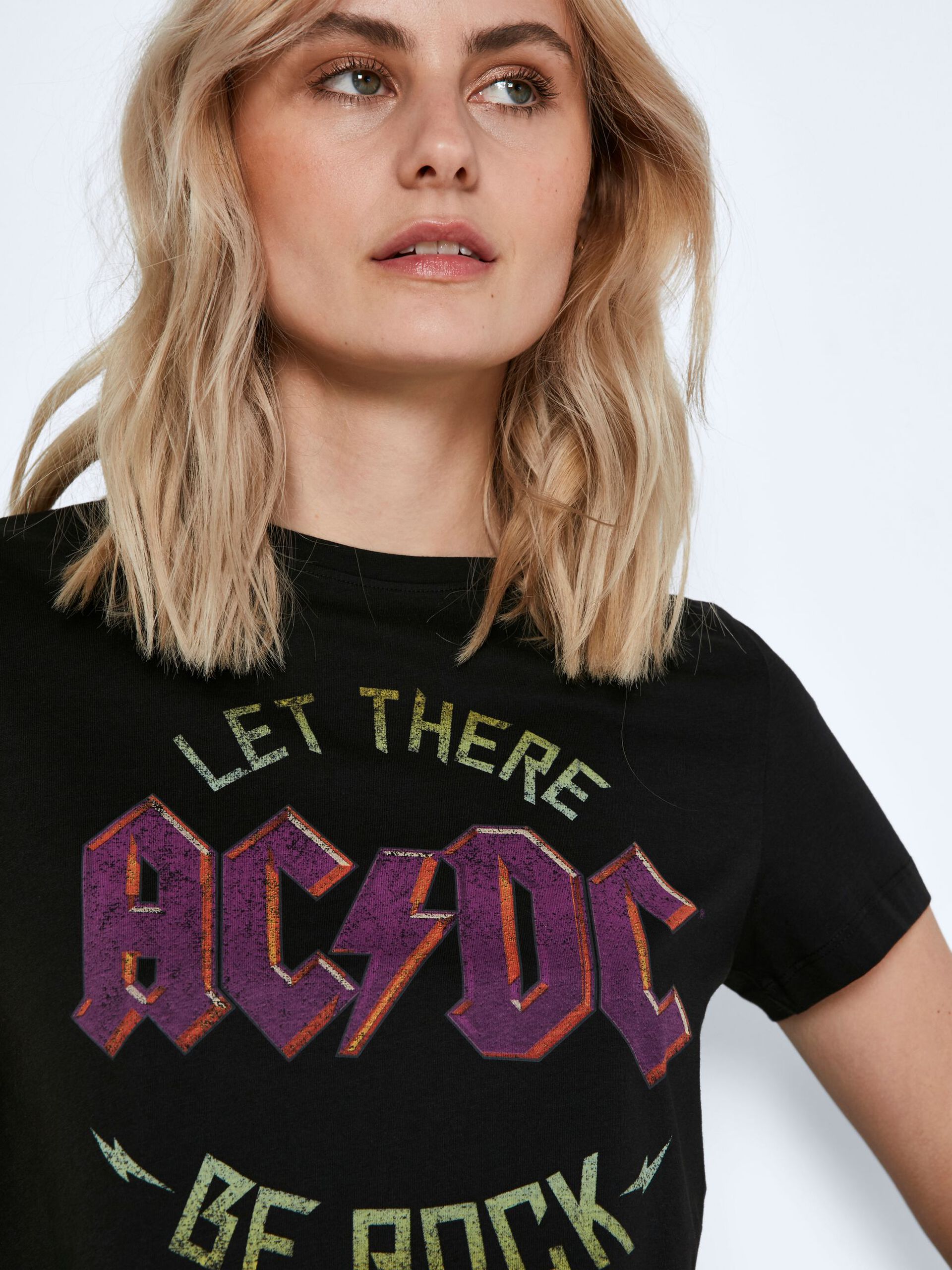 27021391_Black_951947_006 CROPPED AC/DC T-SHIRT